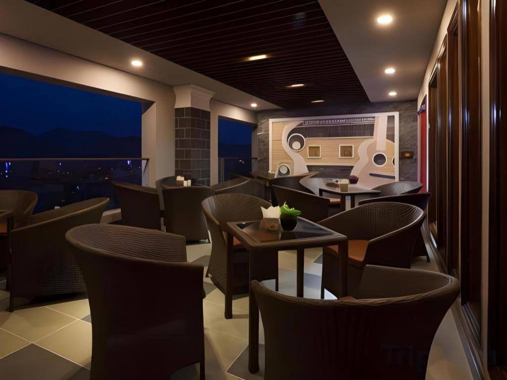 Royal Palace Hotel Tuyen Quang Экстерьер фото