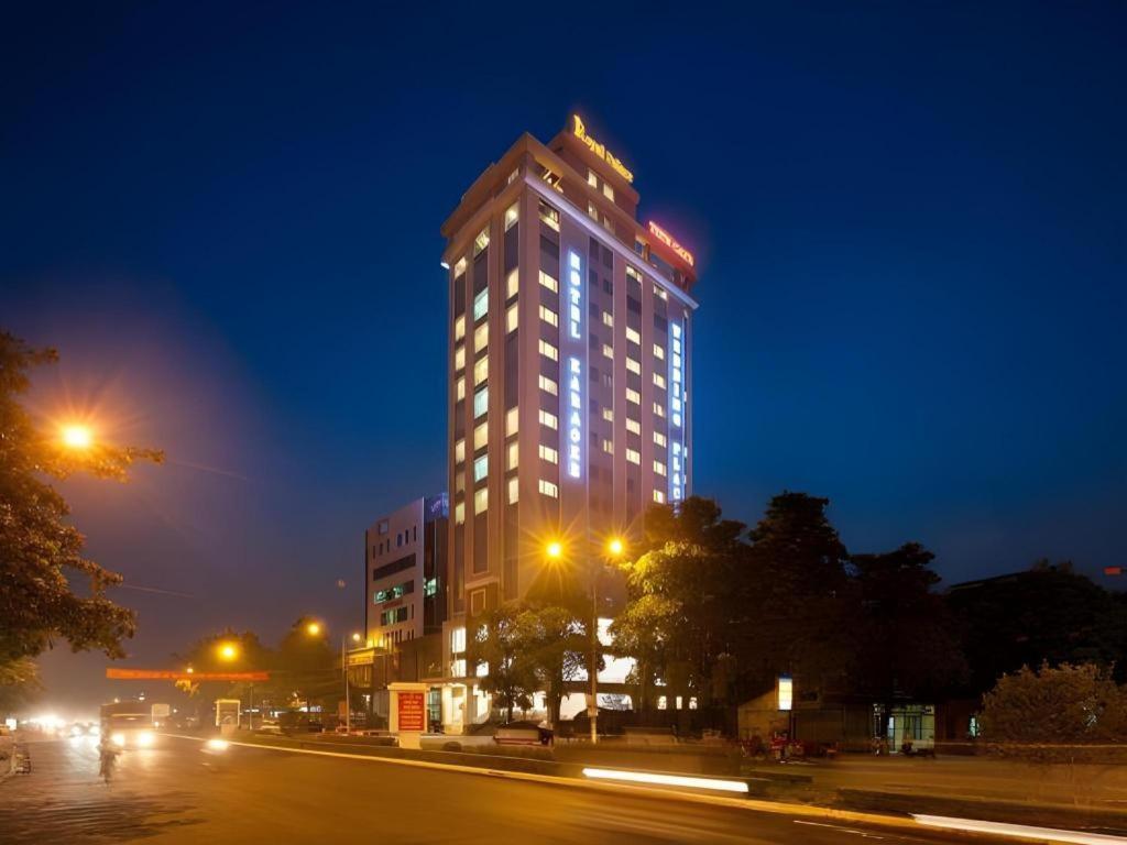 Royal Palace Hotel Tuyen Quang Экстерьер фото