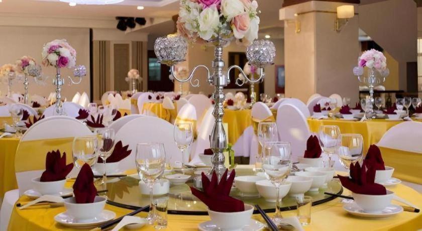 Royal Palace Hotel Tuyen Quang Экстерьер фото